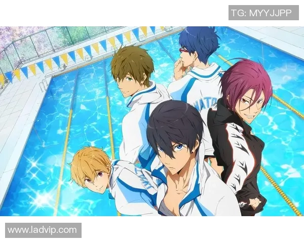 足球明星在水中尽情挥洒激情踢水球高清图片展示